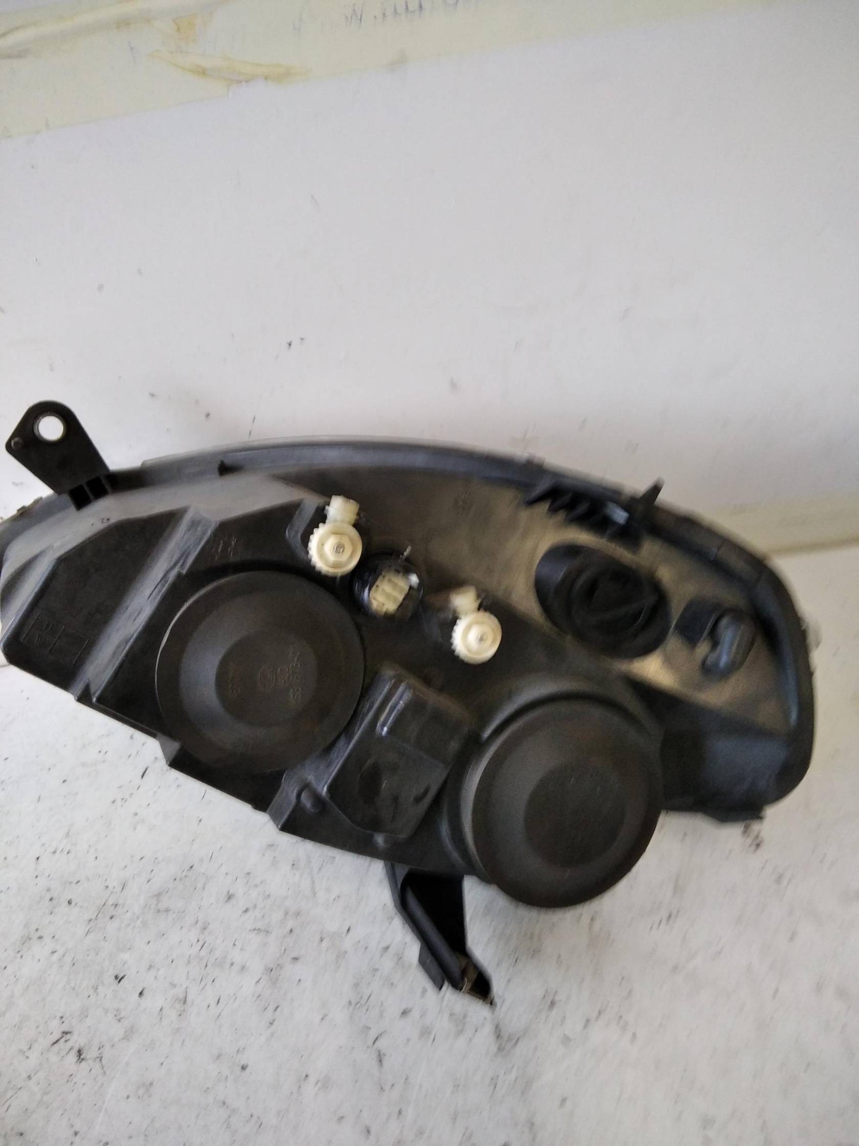 Fisso angolare parafango post. dx.